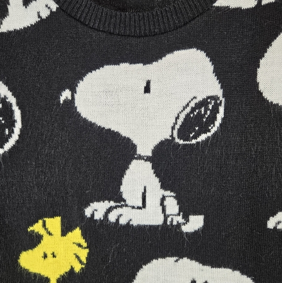 Snoopy Peanut Black Cartoon Sweater - Picture 6 of 8